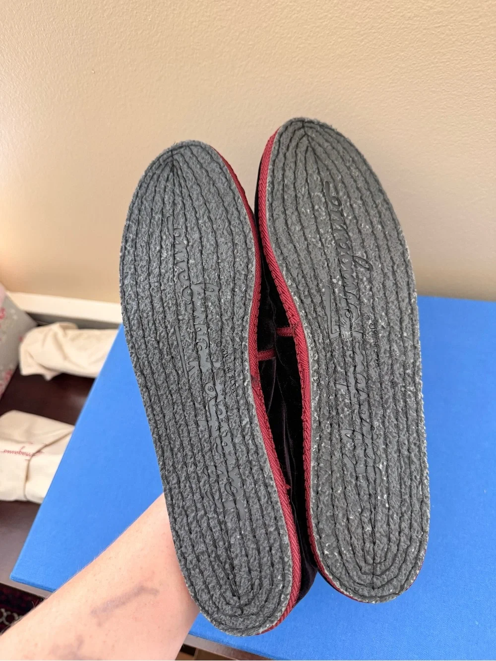 Feregamo Blue and Red Velvet Slippers Slip on Loafers